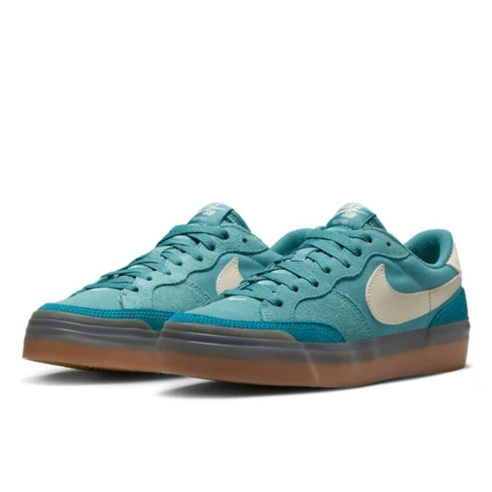 Nike Women's Teal and Cream Low-Top Sneakers